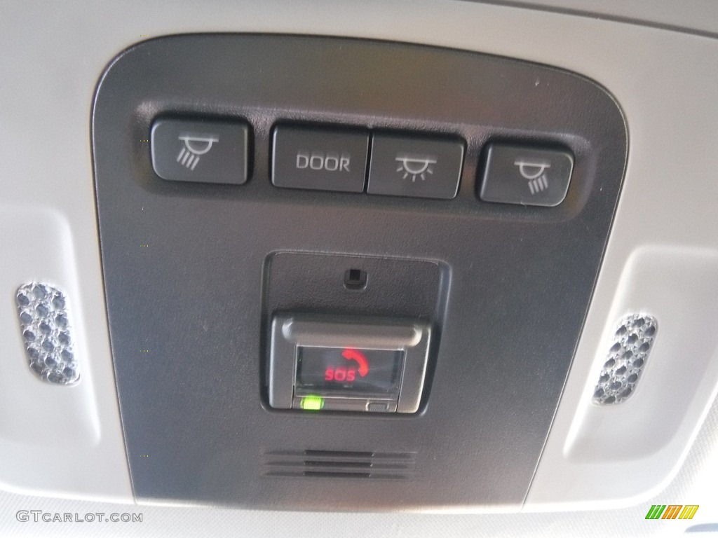 2023 Toyota Camry XSE Hybrid Controls Photo #145813560