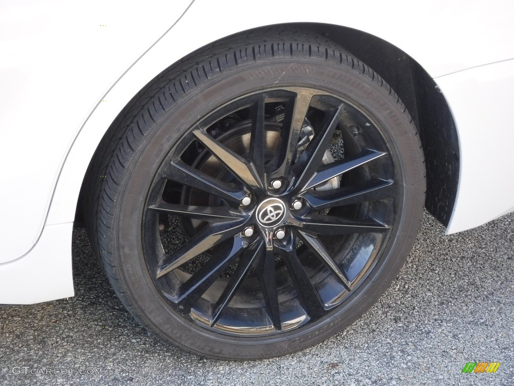 2023 Toyota Camry XSE Hybrid Wheel Photos