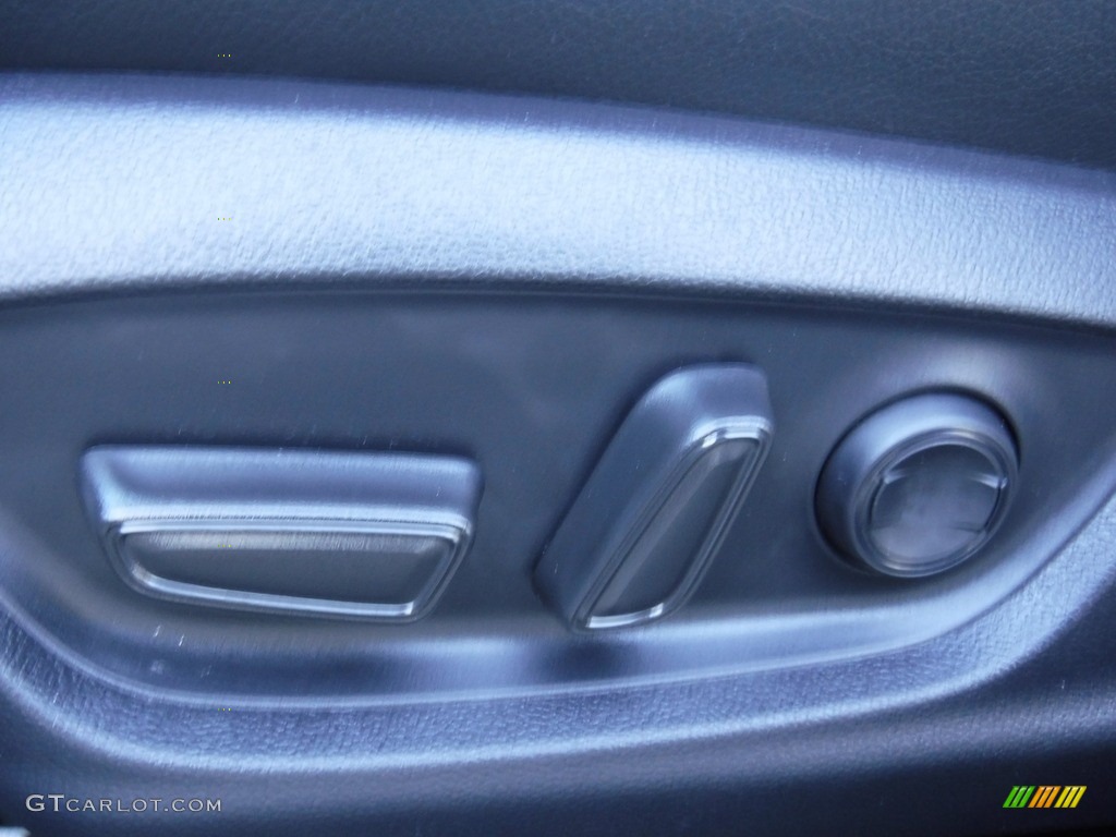 2023 Toyota Camry XSE Hybrid Controls Photo #145813618
