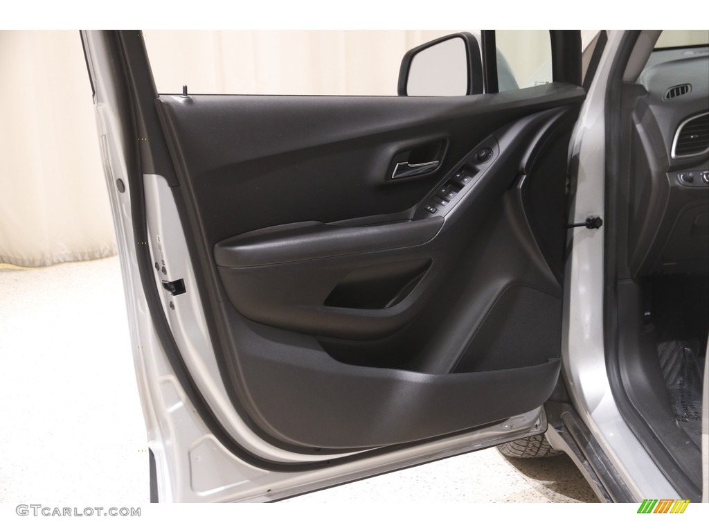 2020 Trax LT - Silver Ice Metallic / Jet Black photo #4