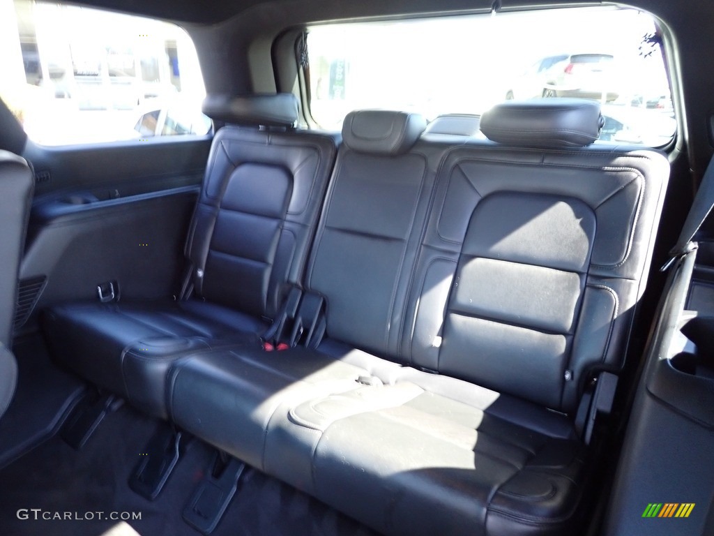 2018 Lincoln Navigator Select 4x4 Rear Seat Photos