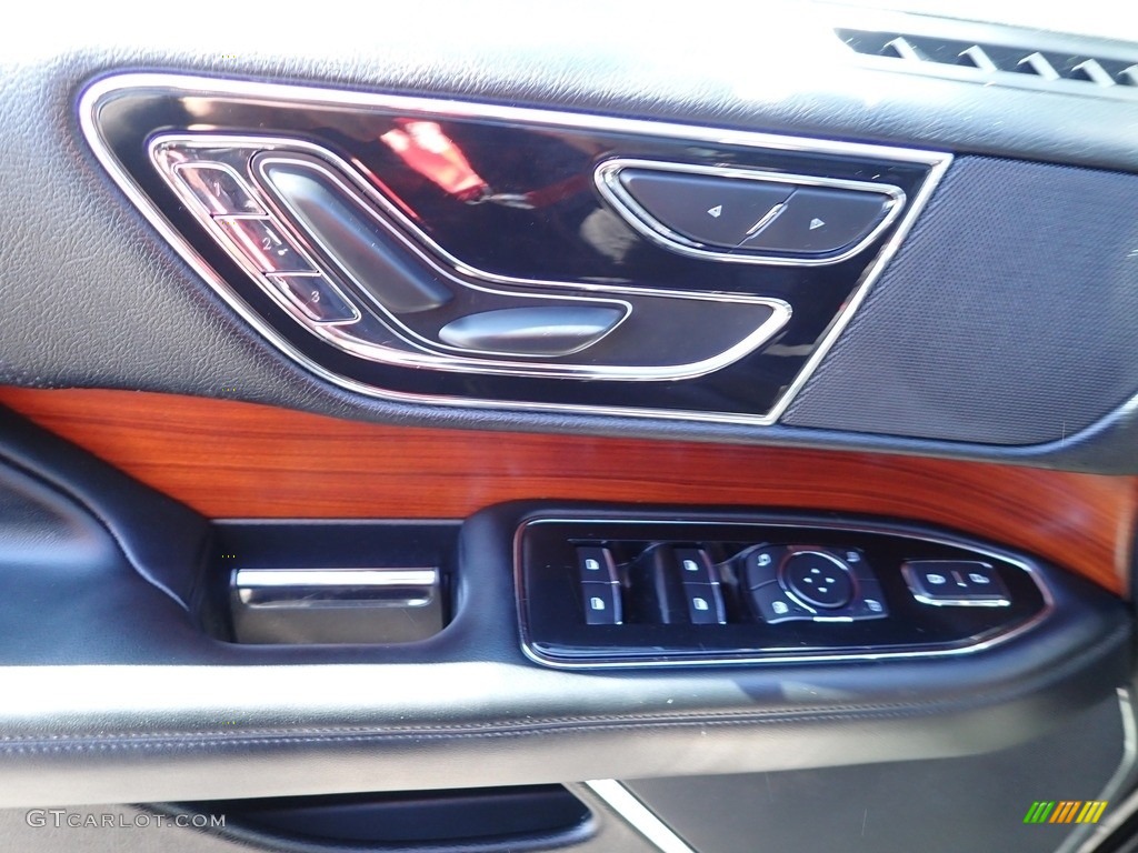 2018 Lincoln Navigator Select 4x4 Door Panel Photos