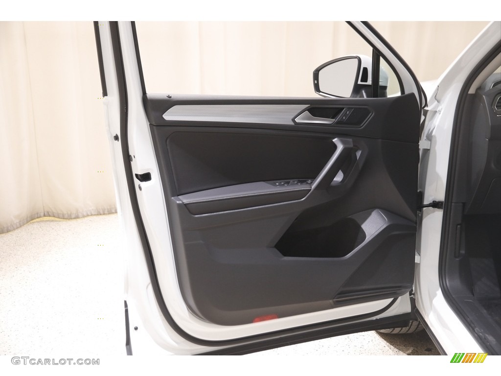 2022 Volkswagen Tiguan S 4Motion Door Panel Photos