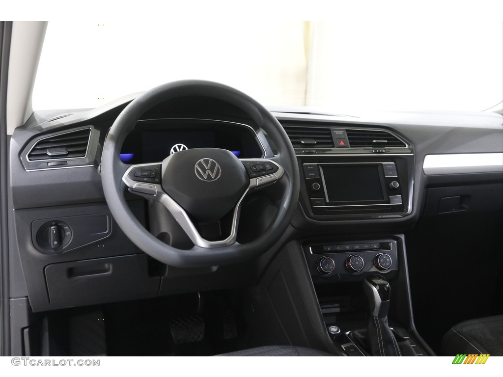 2022 Volkswagen Tiguan S 4Motion Dashboard Photos