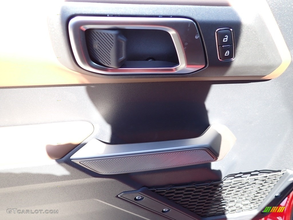 2023 Ford Bronco Outer Banks 4X4 4-Door Roast/Black Onyx Door Panel Photo #145821821