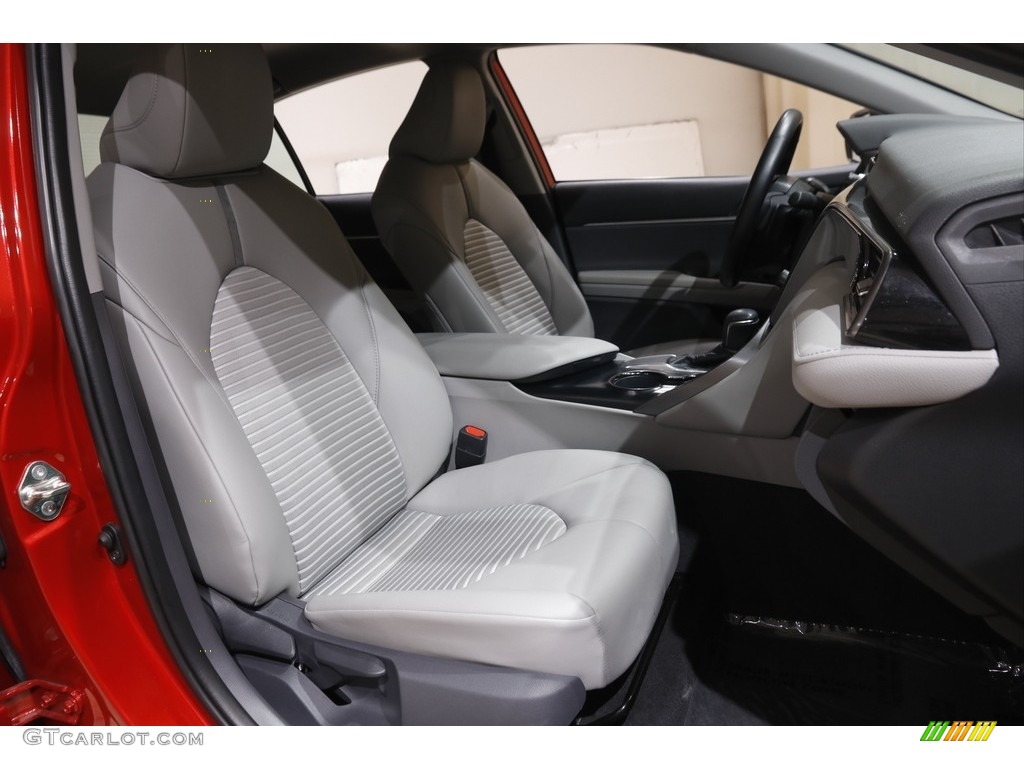 2019 Toyota Camry SE Interior Color Photos