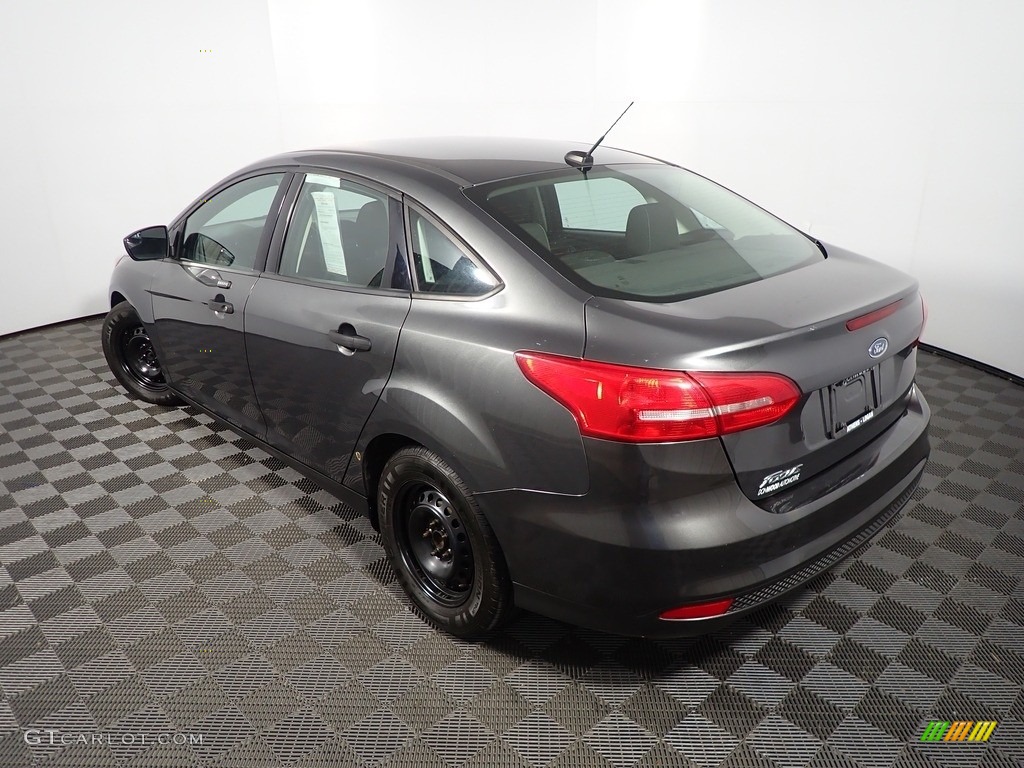 2016 Focus S Sedan - Magnetic / Charcoal Black photo #12