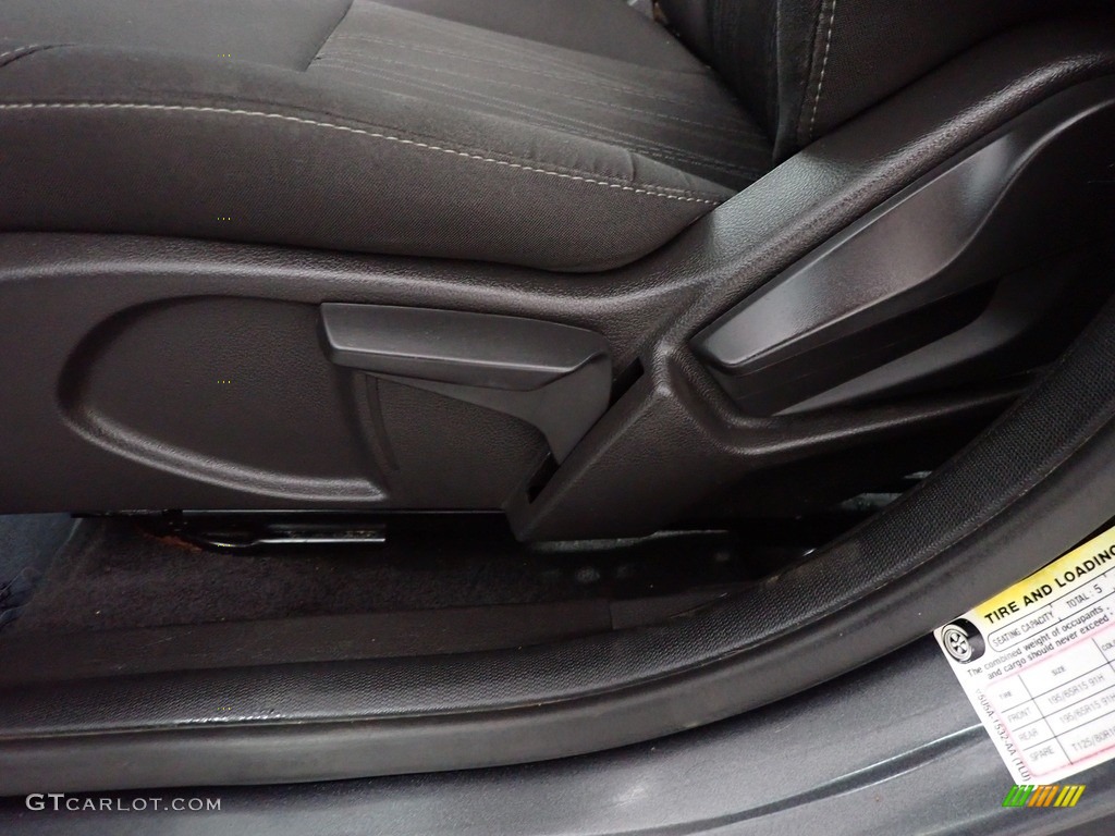2016 Focus S Sedan - Magnetic / Charcoal Black photo #21