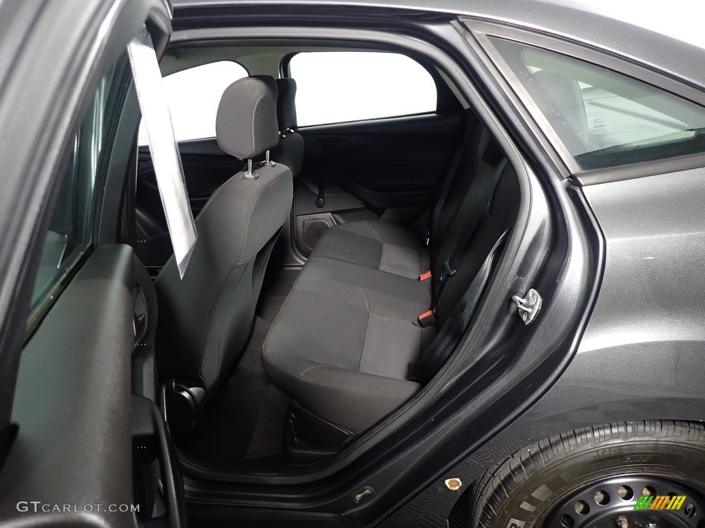 2016 Focus S Sedan - Magnetic / Charcoal Black photo #31