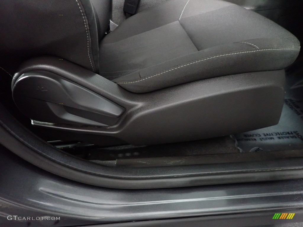 2016 Focus S Sedan - Magnetic / Charcoal Black photo #36