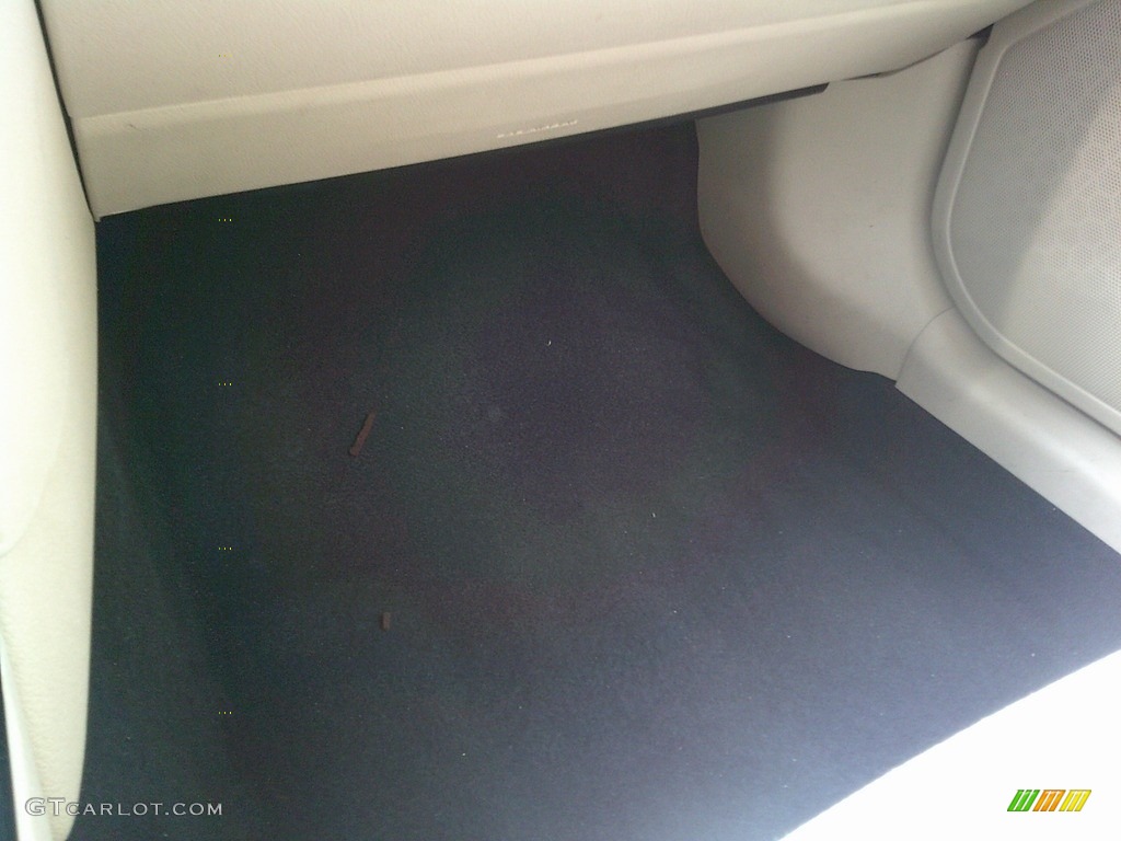 2014 Camry LE - Creme Brulee Metallic / Ivory photo #17