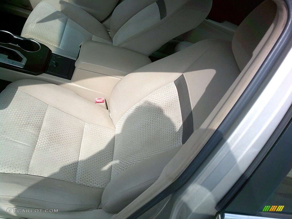 2014 Camry LE - Creme Brulee Metallic / Ivory photo #33