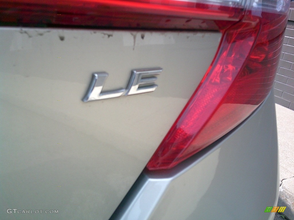 2014 Camry LE - Creme Brulee Metallic / Ivory photo #40