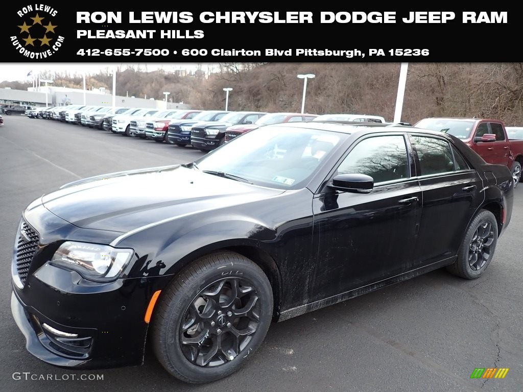 Gloss Black Chrysler 300