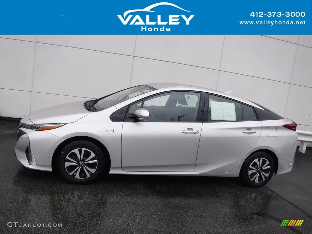 2018 Prius Prime Premium - Titanium Glow / Black photo #2
