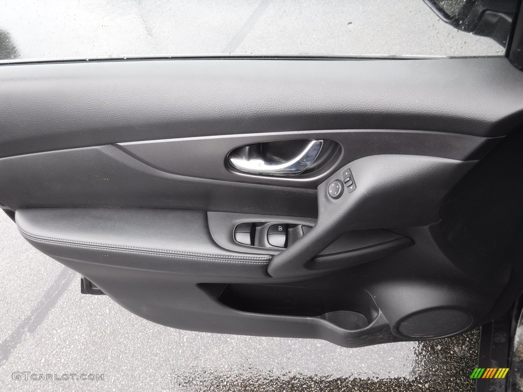 2016 Nissan Rogue SV AWD Door Panel Photos