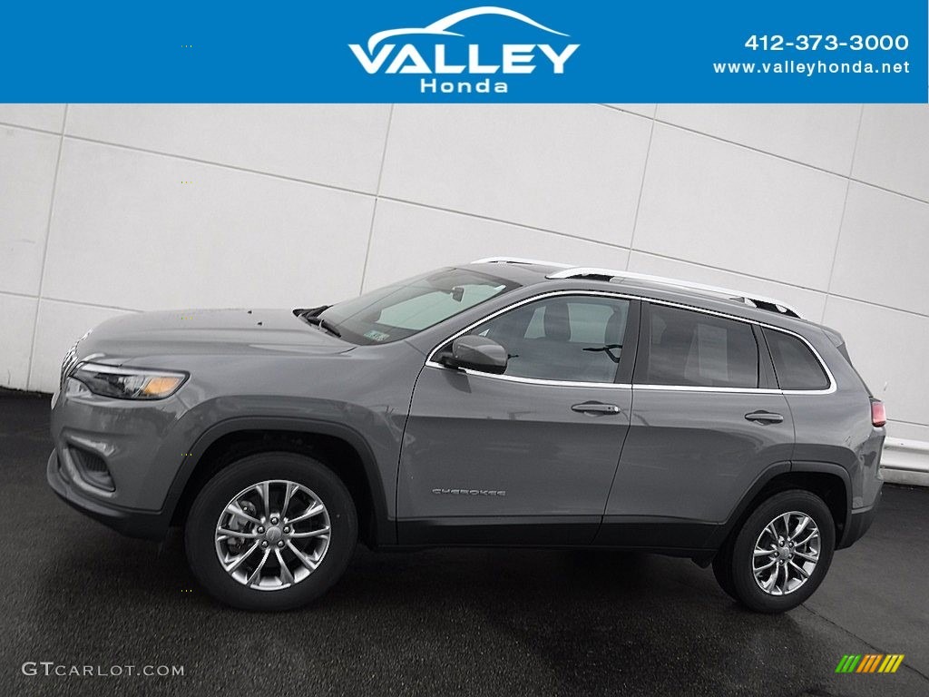 2020 Cherokee Latitude Plus 4x4 - Sting-Gray / Black photo #2