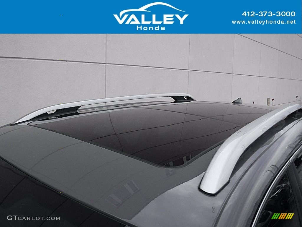 2020 Cherokee Latitude Plus 4x4 - Sting-Gray / Black photo #4