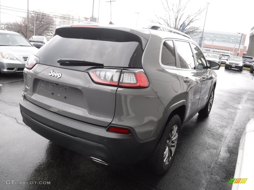 2020 Cherokee Latitude Plus 4x4 - Sting-Gray / Black photo #7