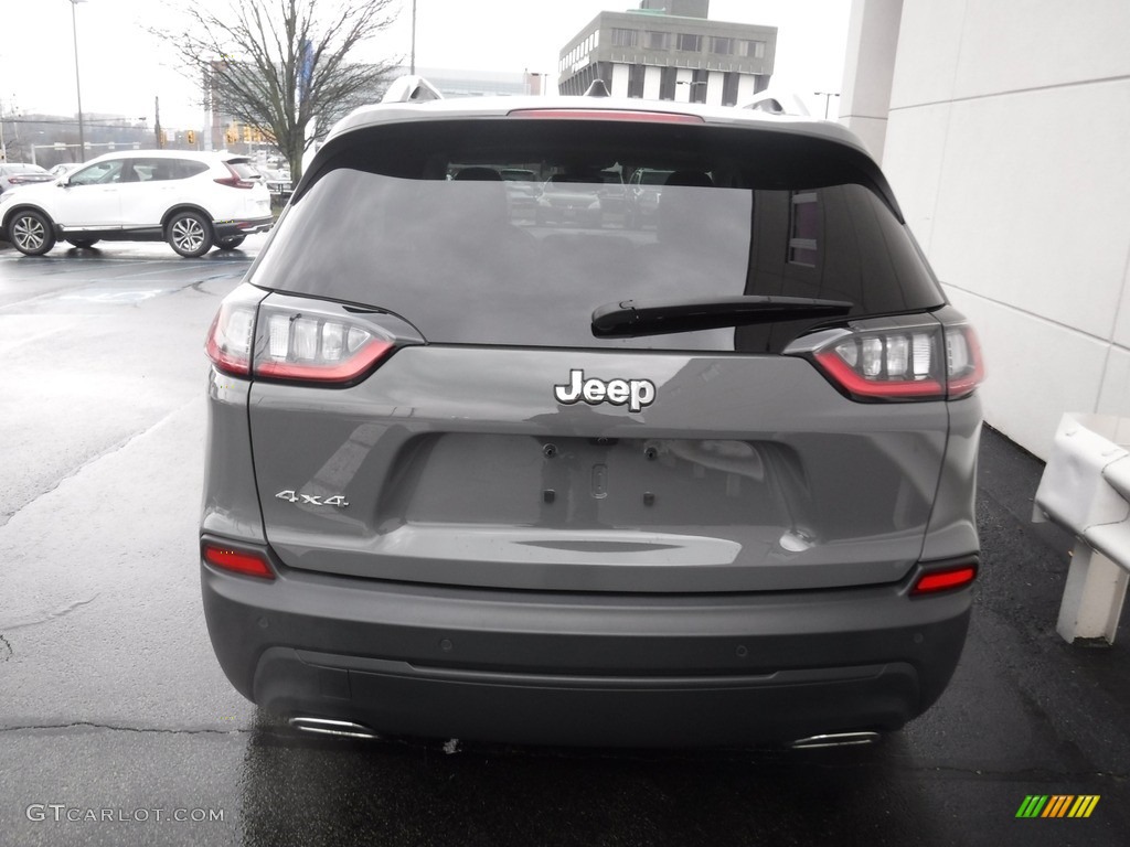 2020 Cherokee Latitude Plus 4x4 - Sting-Gray / Black photo #8