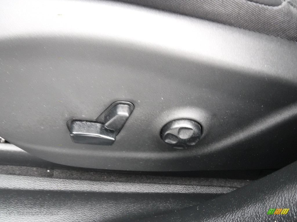 2020 Cherokee Latitude Plus 4x4 - Sting-Gray / Black photo #15