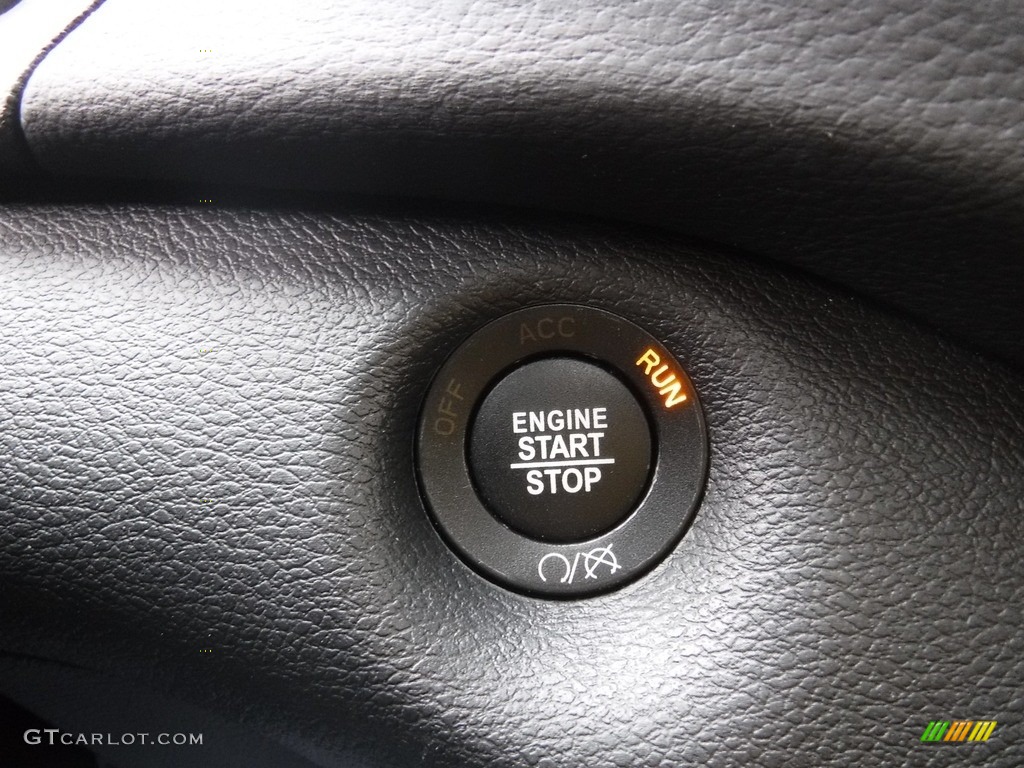 2020 Cherokee Latitude Plus 4x4 - Sting-Gray / Black photo #19