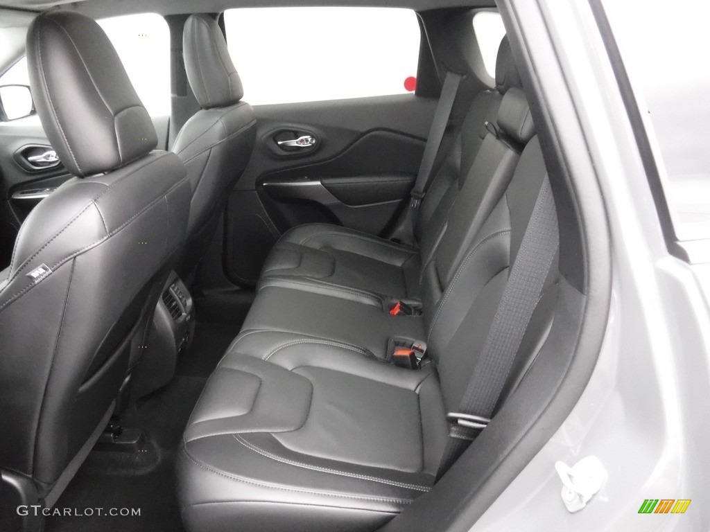 2020 Cherokee Latitude Plus 4x4 - Sting-Gray / Black photo #30