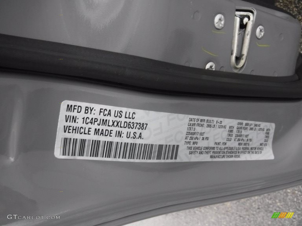 2020 Cherokee Latitude Plus 4x4 - Sting-Gray / Black photo #37