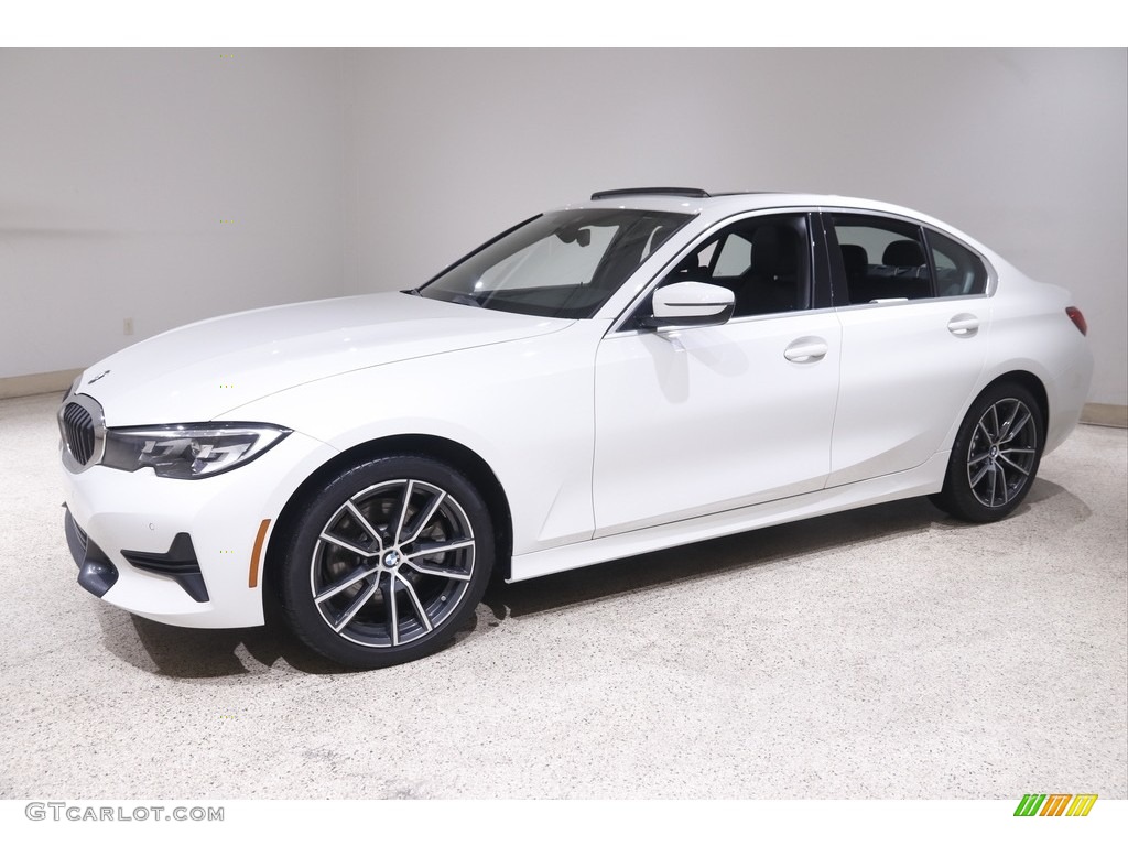 2020 3 Series 330i xDrive Sedan - Alpine White / Black photo #3