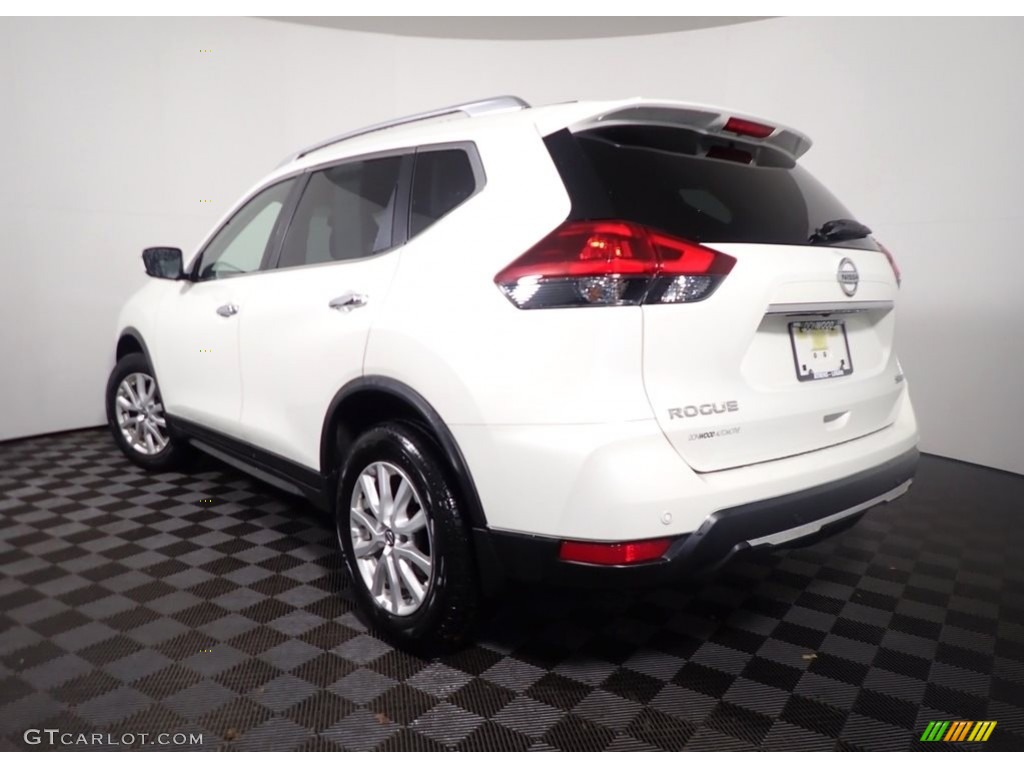 2020 Rogue SV AWD - Pearl White Tricoat / Charcoal photo #11