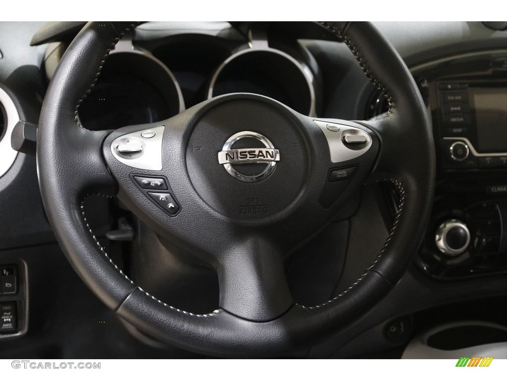 2017 Nissan Juke SV AWD Steering Wheel Photos