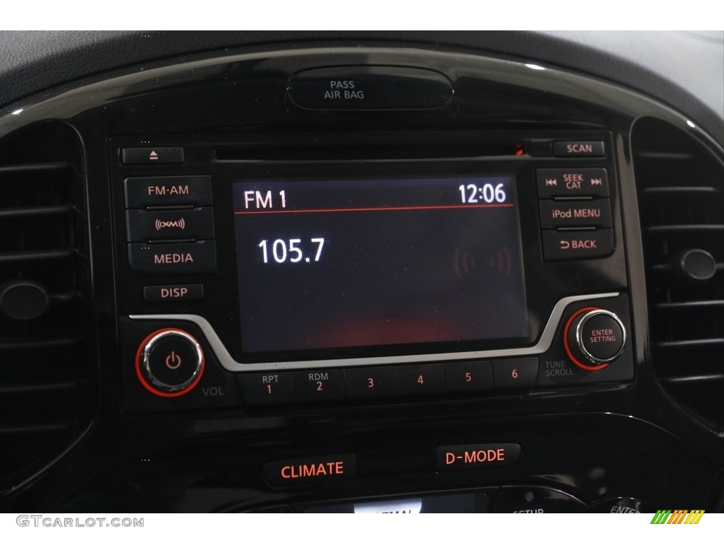 2017 Nissan Juke SV AWD Audio System Photos
