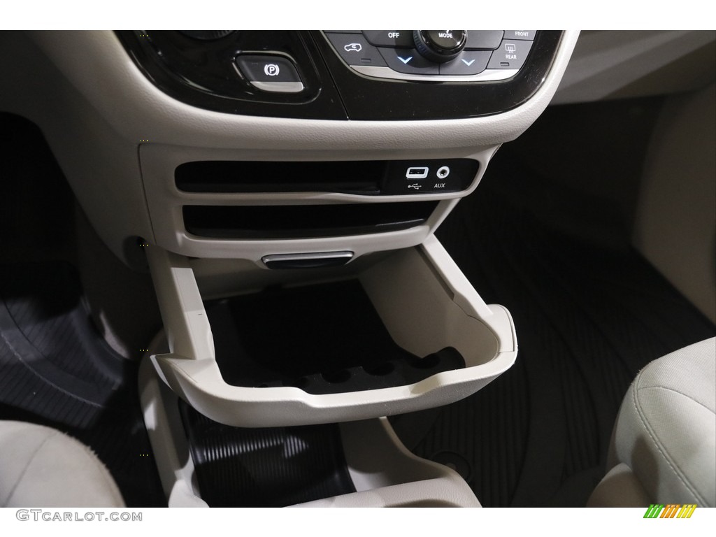 2017 Pacifica Touring - Dark Cordovan Pearl / Cognac/Alloy/Toffee photo #16