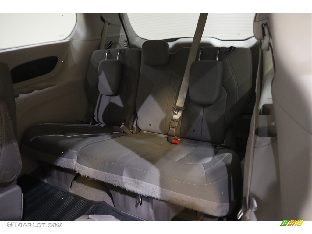 2017 Pacifica Touring - Dark Cordovan Pearl / Cognac/Alloy/Toffee photo #22