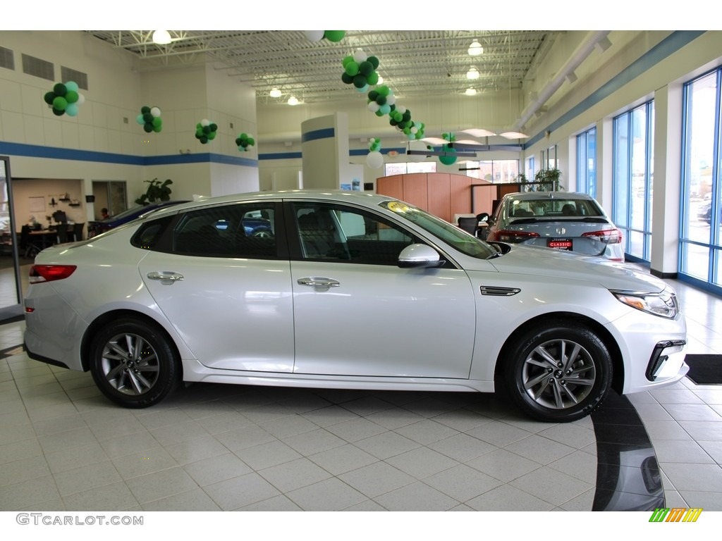 2020 Optima LX - Sparkling Silver / Black photo #4