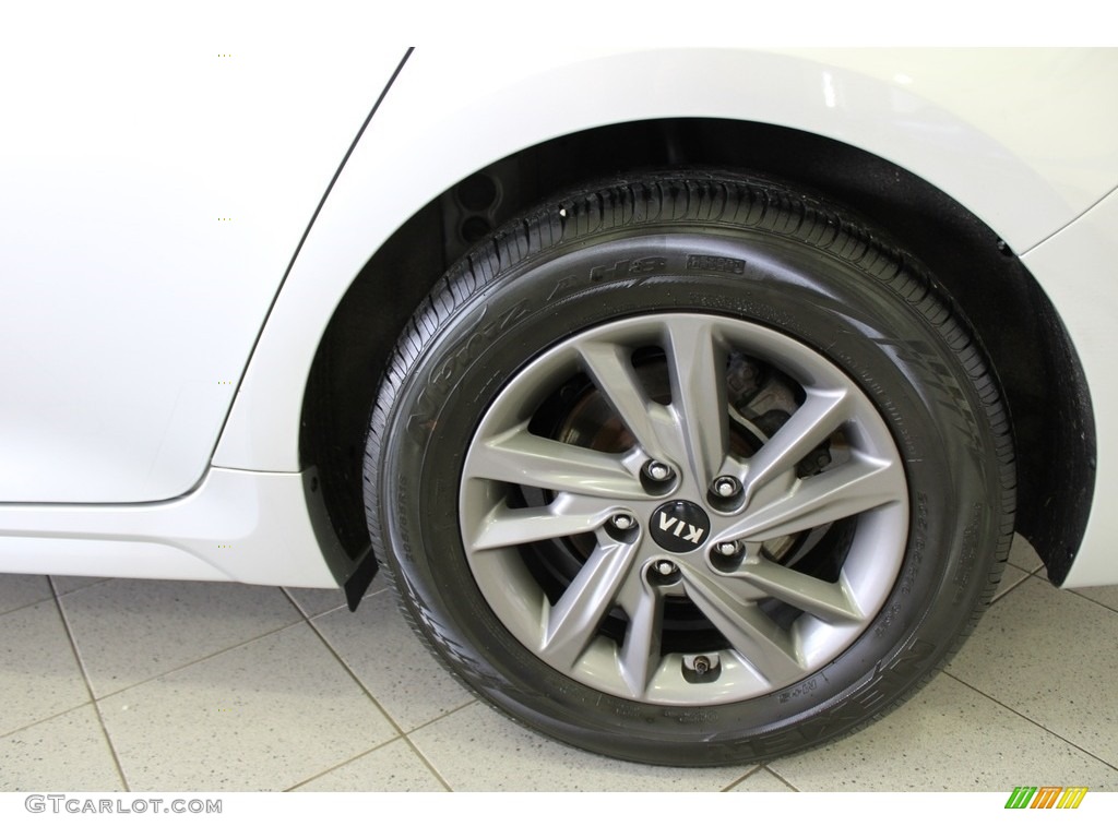 2020 Optima LX - Sparkling Silver / Black photo #11