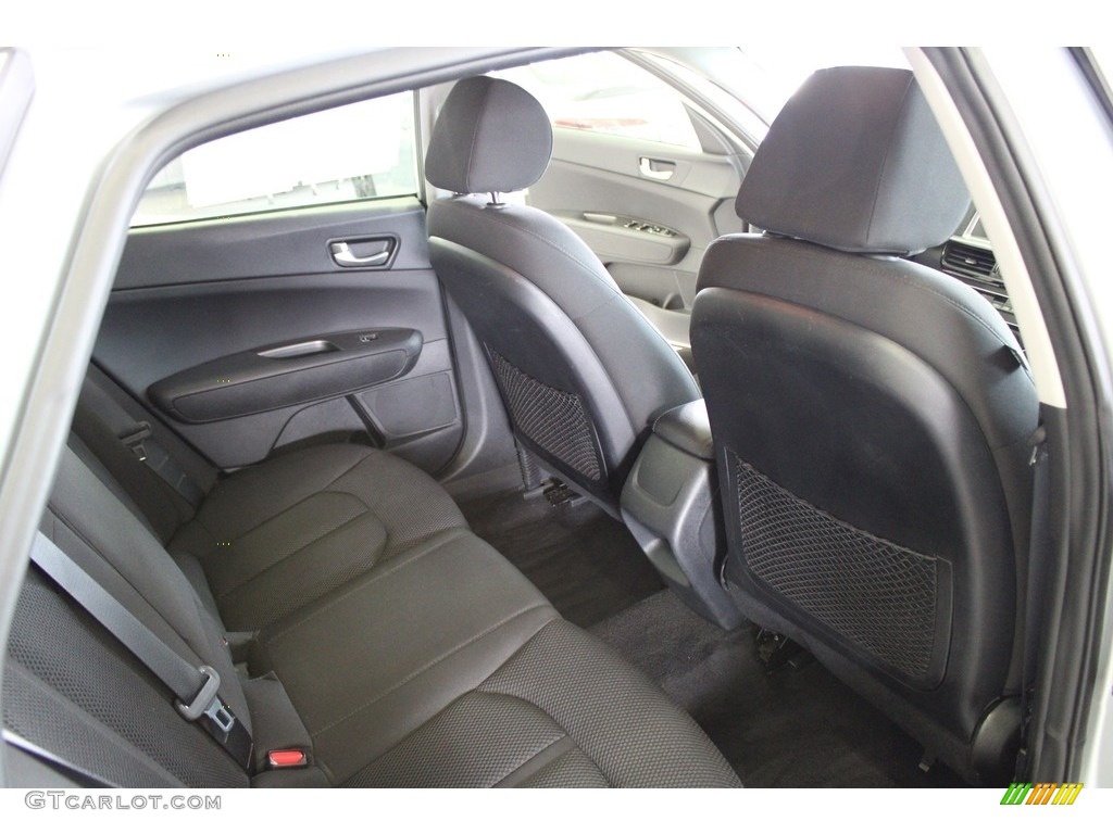 2020 Optima LX - Sparkling Silver / Black photo #18
