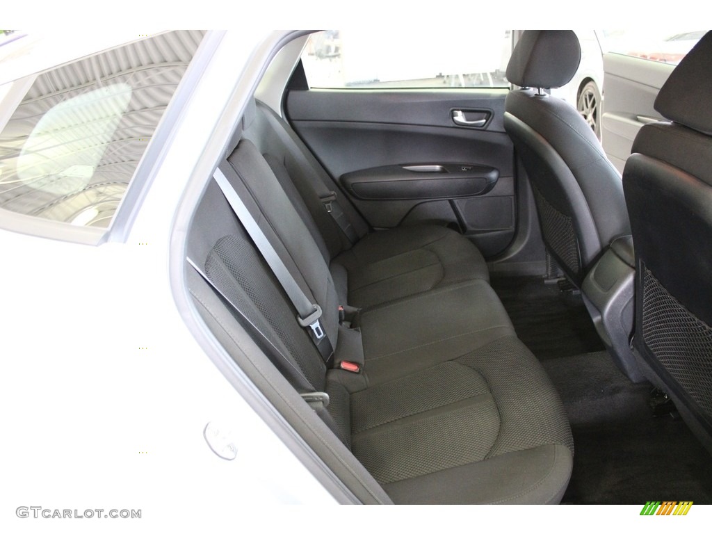 2020 Optima LX - Sparkling Silver / Black photo #19
