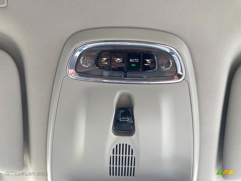 2020 XC60 T5 Momentum - Osmium Grey Metallic / Blonde photo #39