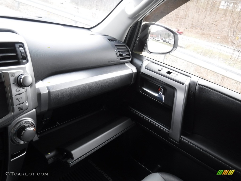 2017 4Runner SR5 Premium 4x4 - Super White / Graphite photo #30