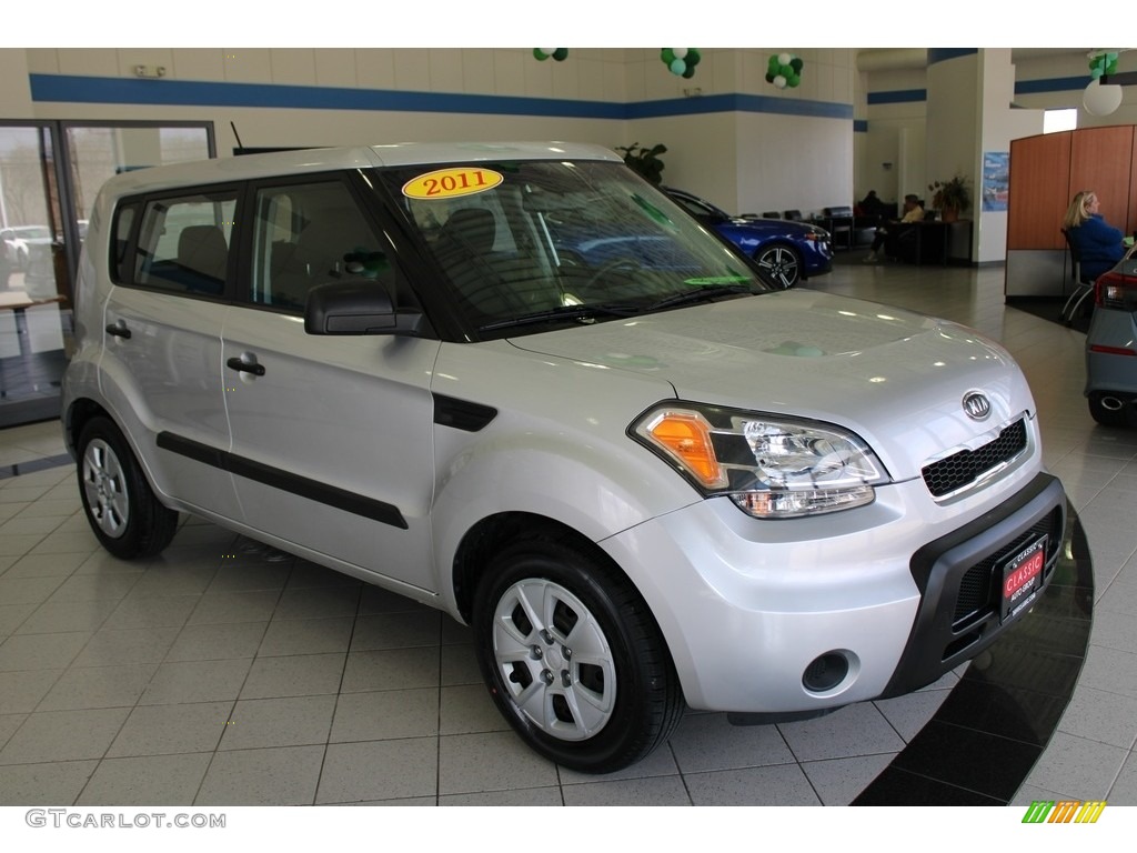 2011 Soul 1.6 - Bright Silver / Black Cloth photo #3