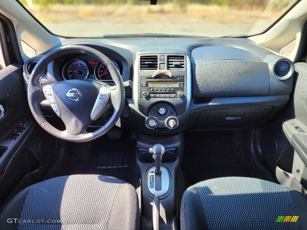2014 Versa Note SV - Super Black / Charcoal photo #15