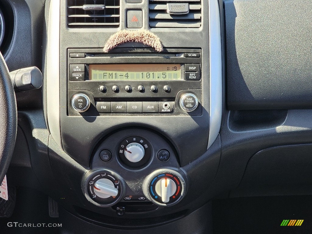 2014 Versa Note SV - Super Black / Charcoal photo #18