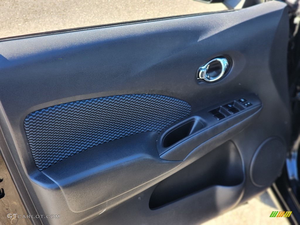 2014 Versa Note SV - Super Black / Charcoal photo #24