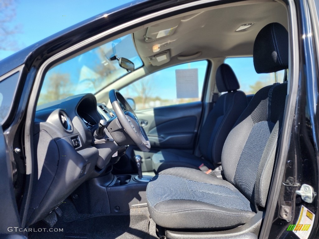 2014 Versa Note SV - Super Black / Charcoal photo #26
