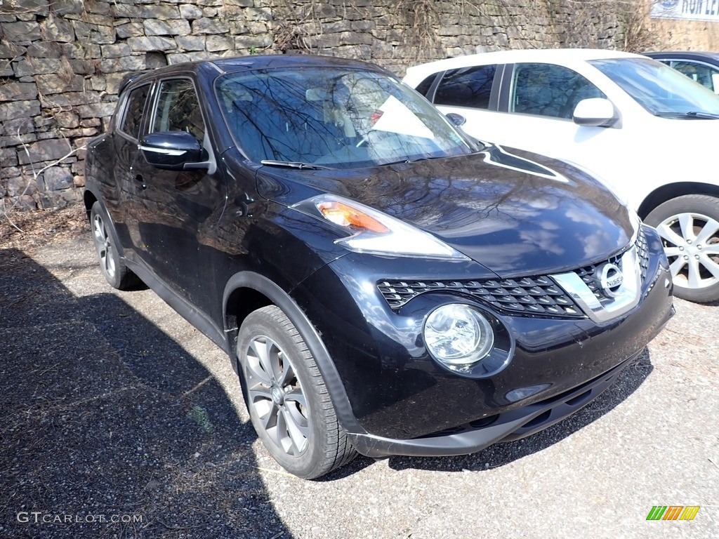 2017 Juke SV AWD - Super Black / Black/Silver photo #3