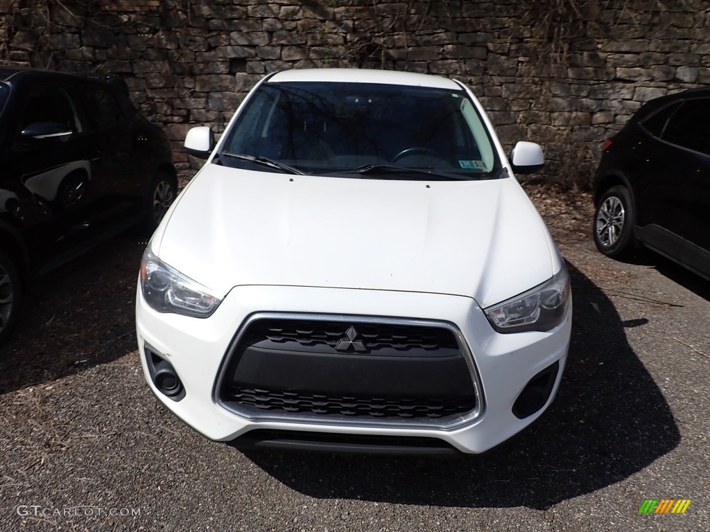 2015 Outlander Sport ES AWC - White / Black photo #2