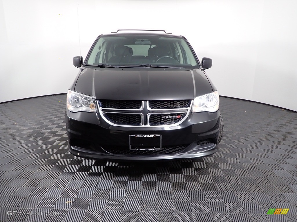 2016 Grand Caravan SXT - Brilliant Black Crystal Pearl / Black/Light Graystone photo #2