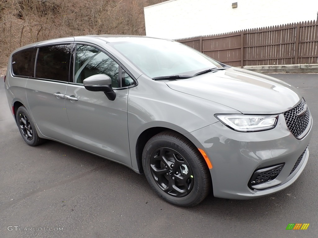 Ceramic Gray 2023 Chrysler Pacifica Hybrid Touring L Exterior Photo #145858414