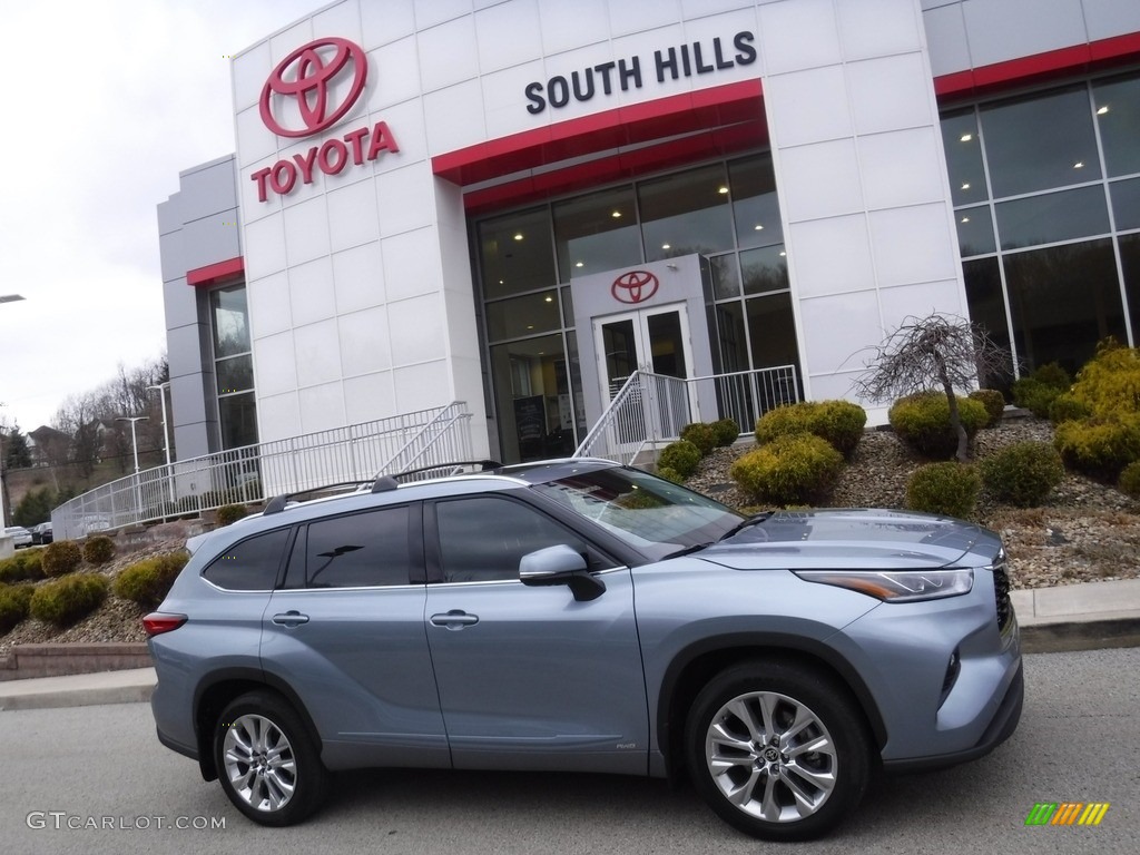 2022 Highlander Hybrid Limited AWD - Moondust / Black photo #2